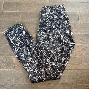 Lululemon Leggings - wunder under